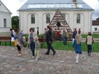 Meninė kompozicija, skirta aukų atminimui Senosios Rinkos aikštėje